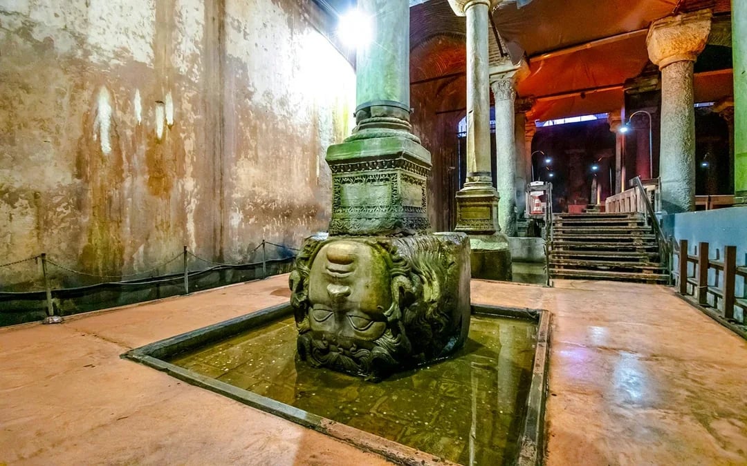 Combo: Blue Mosque, Hagia Sophia & Basilica Cistern Guided Tour + Bosphorus Cruise Image 8