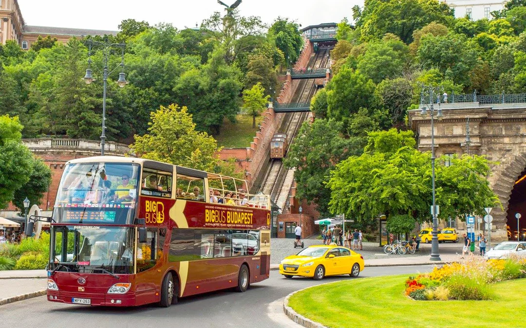 Combo: Budapest Hop-On Hop-Off Bus Tour + Danube River Cruise Image 2