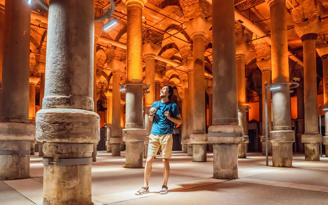 Combo: Dolmabahçe Palace + Basilica Cistern Skip-the-Line Tickets with Audio Guide Image 4