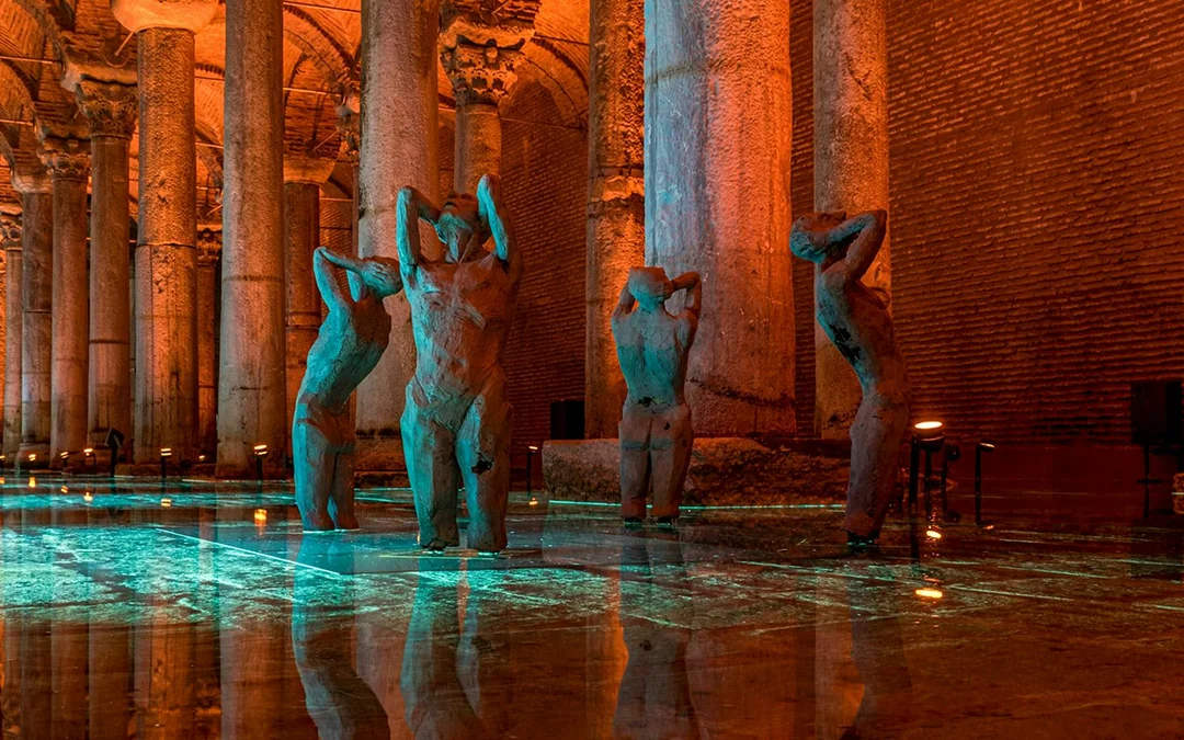 Combo: Dolmabahçe Palace + Basilica Cistern Skip-the-Line Tickets with Audio Guide Image 5