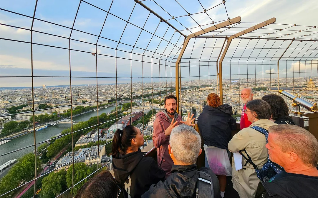 Combo: Eiffel Tower Guided Tour by Elevator with Seine River Cruise Image 2