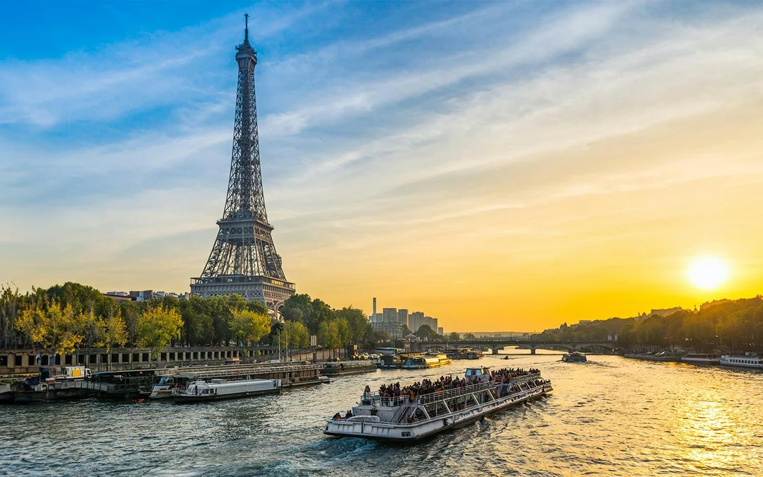 Combo: Eiffel Tower Guided Tour by Elevator with Seine River Cruise Image 3