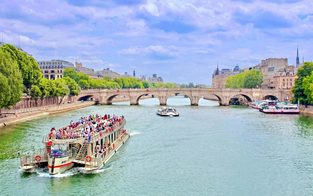 Combo: Grévin Wax Museum + Seine River Cruise Tickets Image 5