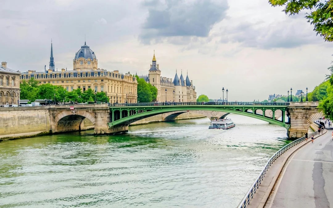Combo: Grévin Wax Museum + Seine River Cruise Tickets Image 9