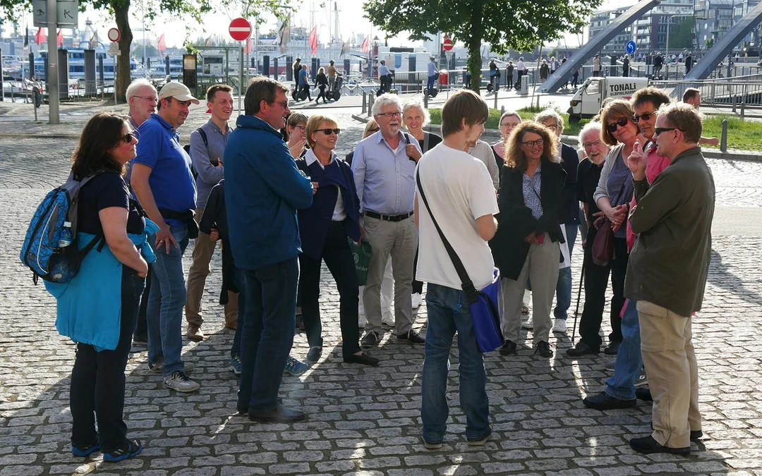Combo: Hamburg Harbor Cruise + Elbphilharmonie German Guided Tour Tickets Image 5
