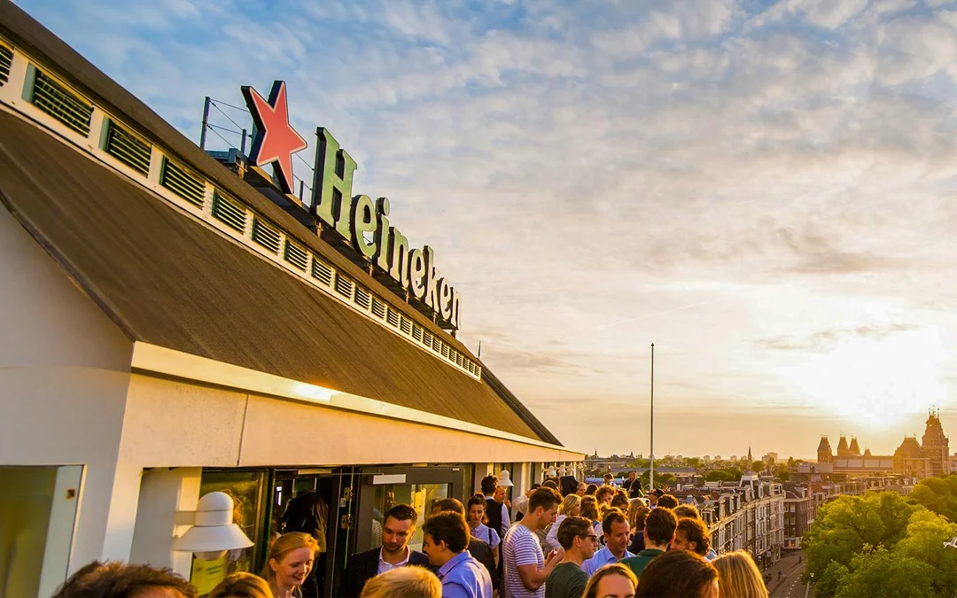 Combo: Heineken Experience Tickets with 2 Drinks & 1-Hour Amsterdam Canal Cruise Image 2