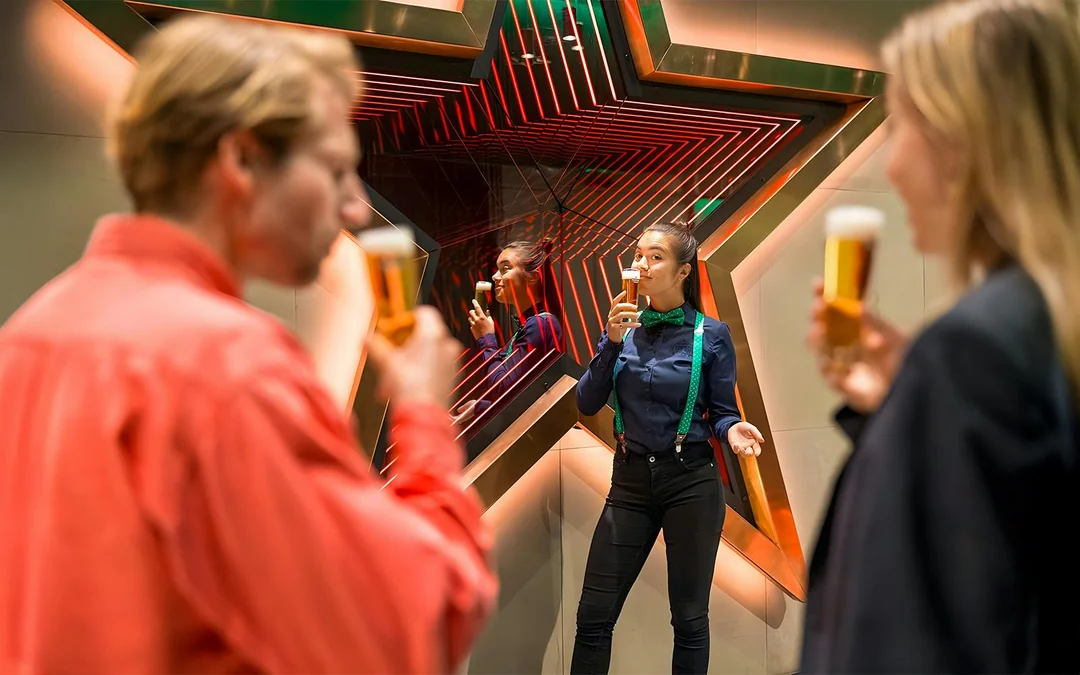 Combo: Heineken Experience Tickets with 2 Drinks & 1-Hour Amsterdam Canal Cruise Image 3