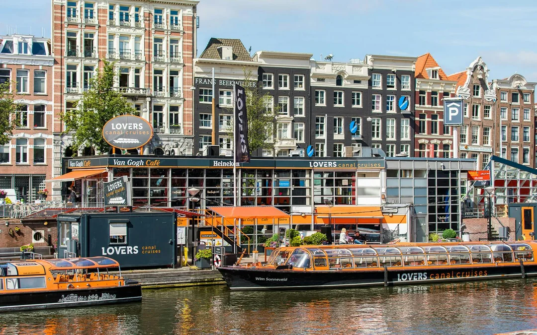 Combo: Heineken Experience Tickets with 2 Drinks & 1-Hour Amsterdam Canal Cruise Image 4