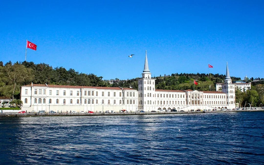 Combo: Istanbul Bosphorus Cruise + Topkapi Palace Tickets Image 7