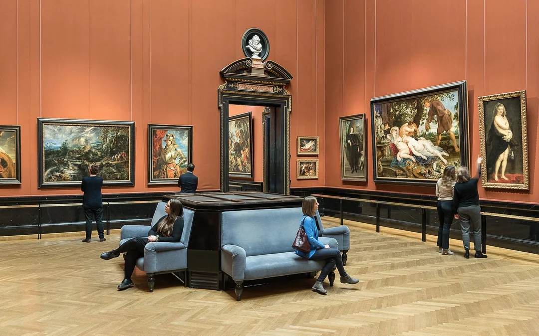 Combo: Kunsthistorisches Museum + Imperial Treasury Admission Tickets Image 3