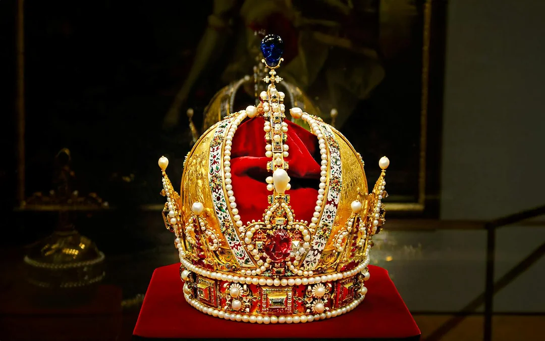 Combo: Kunsthistorisches Museum + Imperial Treasury Admission Tickets Image 4