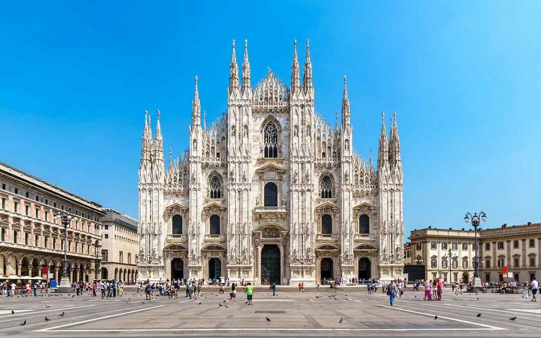 Combo: La Scala Theater + Milan Cathedral Skip-the-Line Guided Tour Image 4