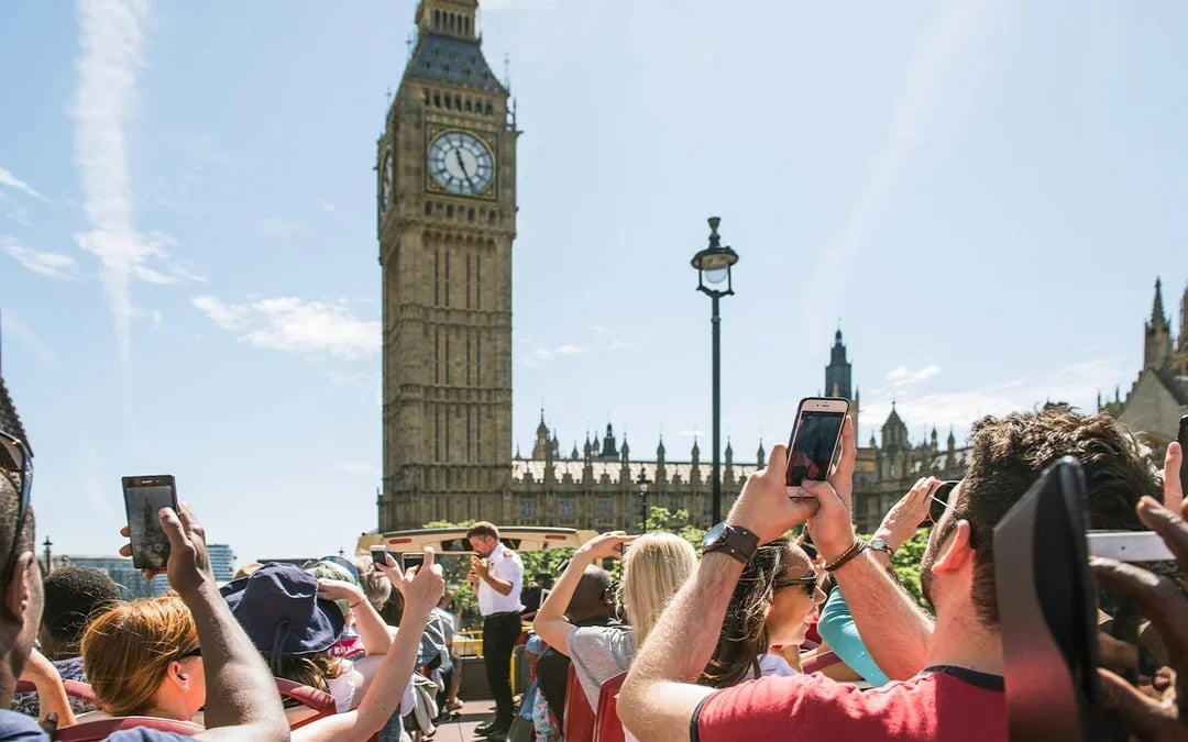 Combo: London Eye Tickets + Hop-on Hop-off Bus Tour + Thames River Cruise Image 11