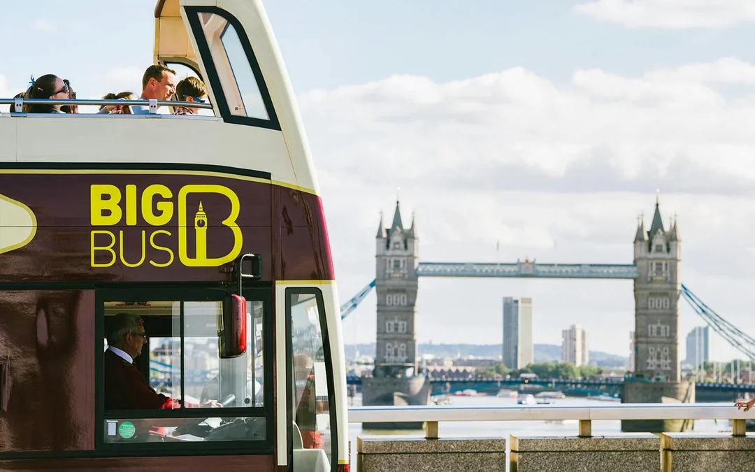 Combo: London Eye Tickets + Hop-on Hop-off Bus Tour + Thames River Cruise Image 3