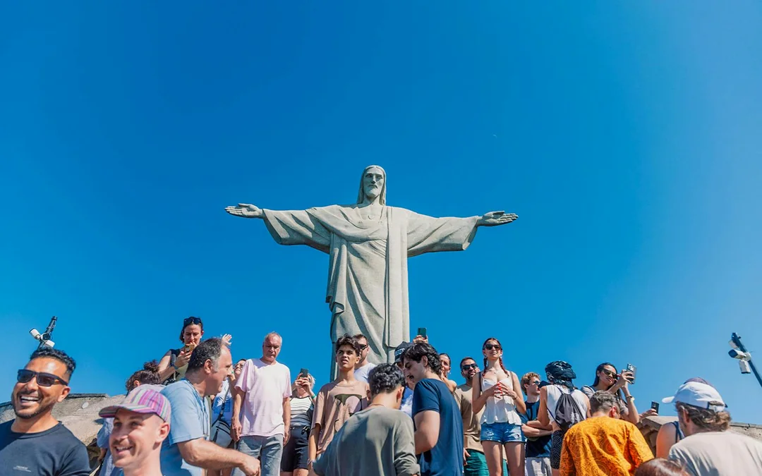 Combo: Maracanã Stadium + Christ the Redeemer by Train Image 4