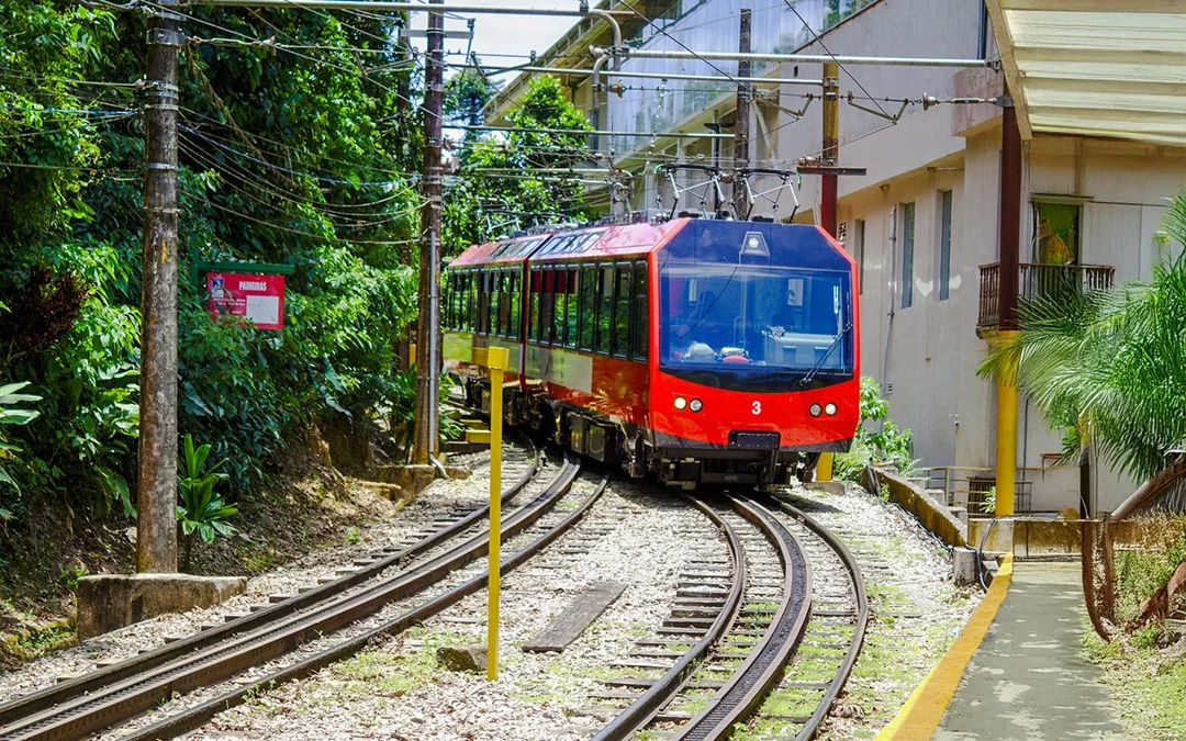 Combo: Maracanã Stadium + Christ the Redeemer by Train Image 5