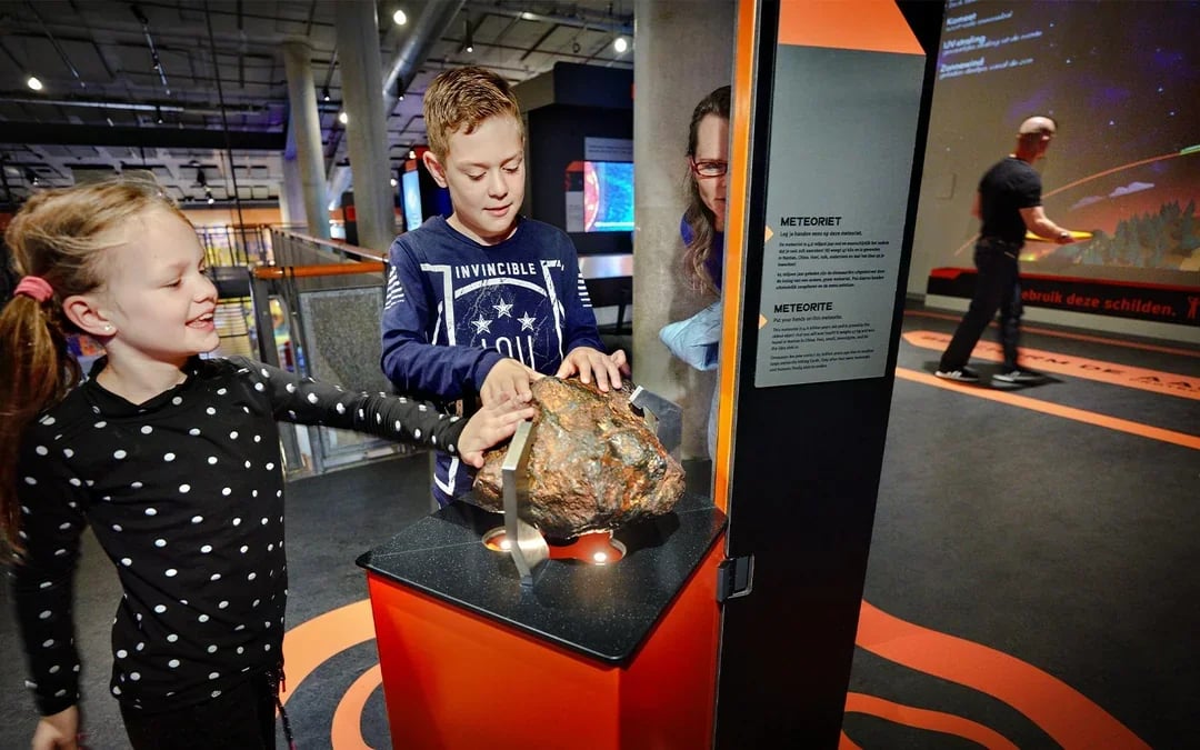 Combo: NEMO Science Museum Tickets + Amsterdam Canal Cruise Image 8