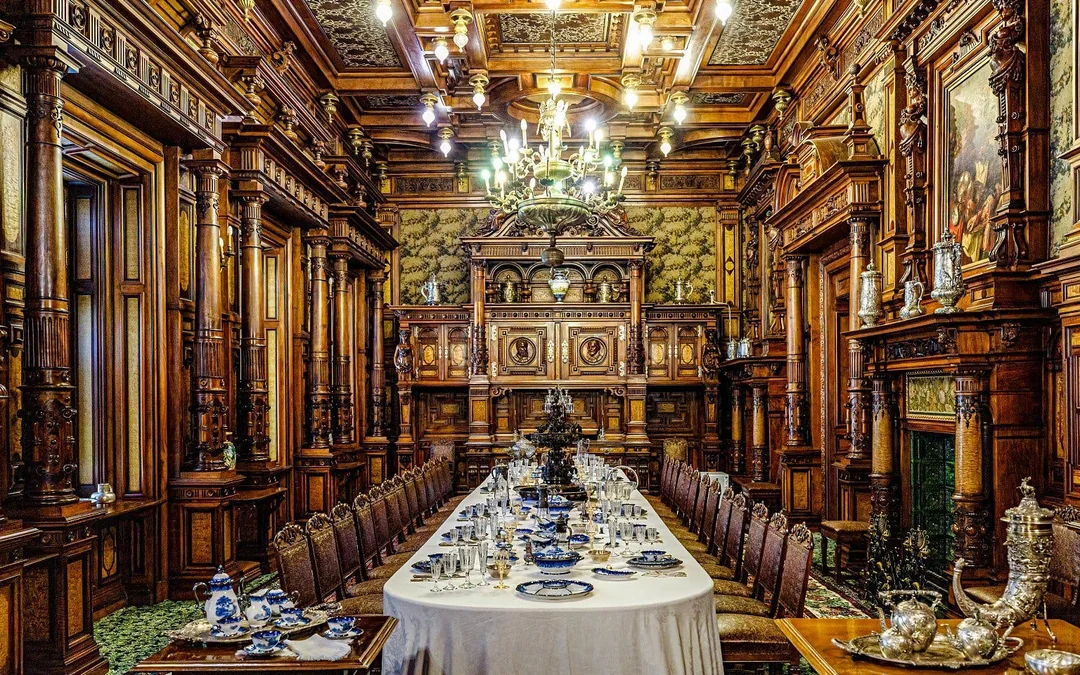 Combo: Peles, Dracula Castle & Brasov + Therme Bucharest (2-Day Tour) Image 2