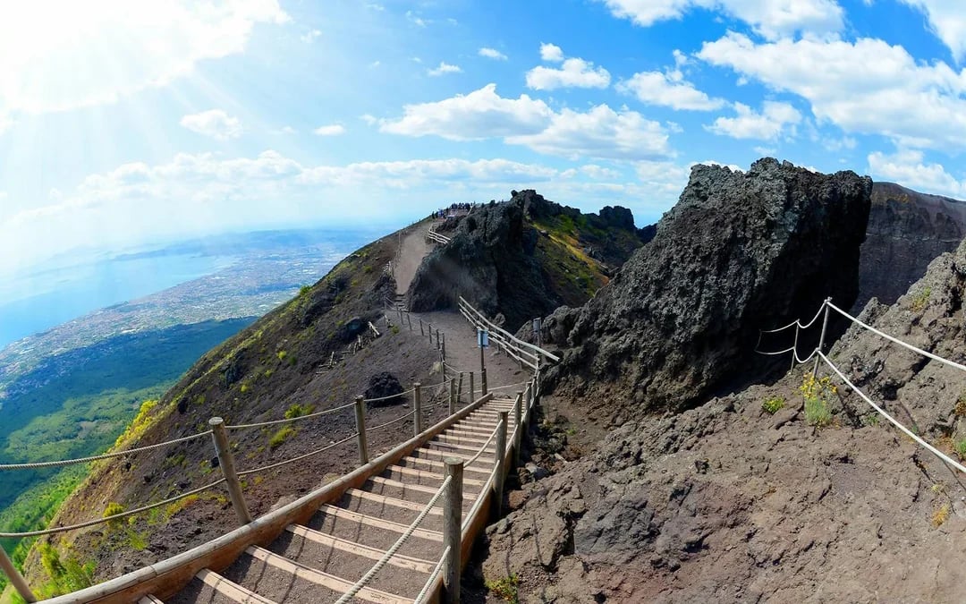 Combo: Pompeii and Mount Vesuvius Entry Tickets with Audio Guide Image 10