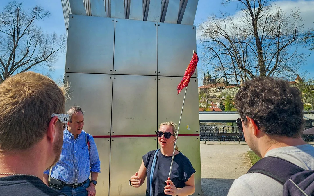 Combo: Prague Castle Guided Tour, River Cruise & Bus Transfer Image 3