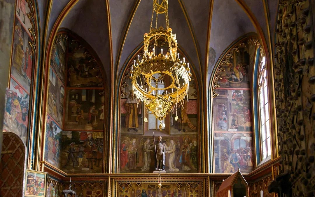 Combo: Prague Castle Guided Tour, River Cruise & Bus Transfer Image 4