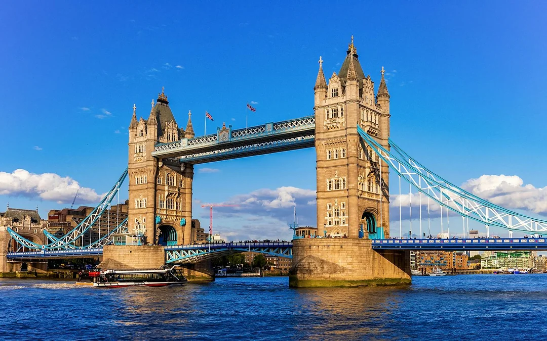 Combo (Save 15%): 24/48-Hr London Hop-On Hop-Off Bus Tour + Thames River Cruise Image 8