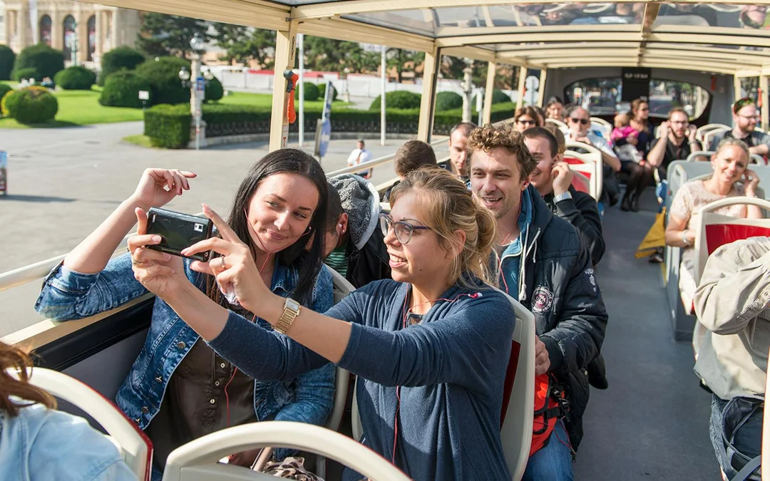 Combo (Save 16%): Vienna Hop-on Hop-off Bus Tour + Giant Ferris Wheel Tickets Image 3
