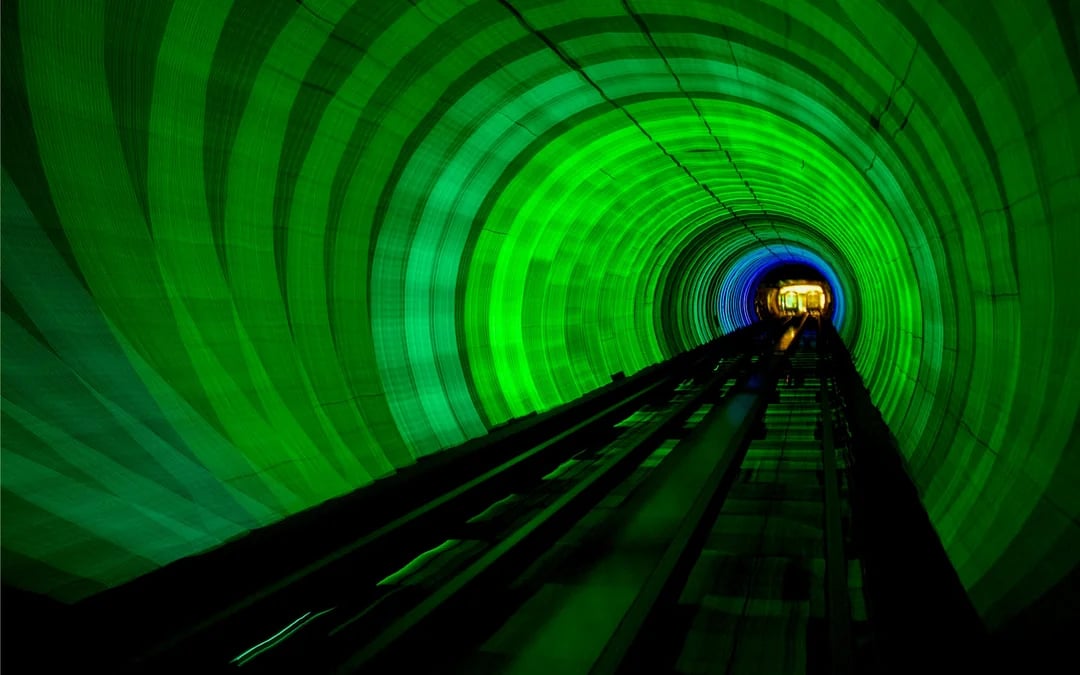 Combo: Shanghai Tower Observatory + Bund Sightseeing Tunnel Tickets Image 7