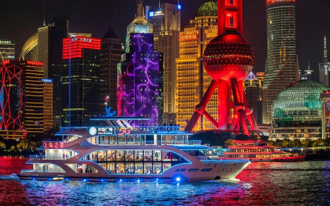 Combo: Shanghai Tower Observatory + Huangpu River Cruise Tickets Image 4