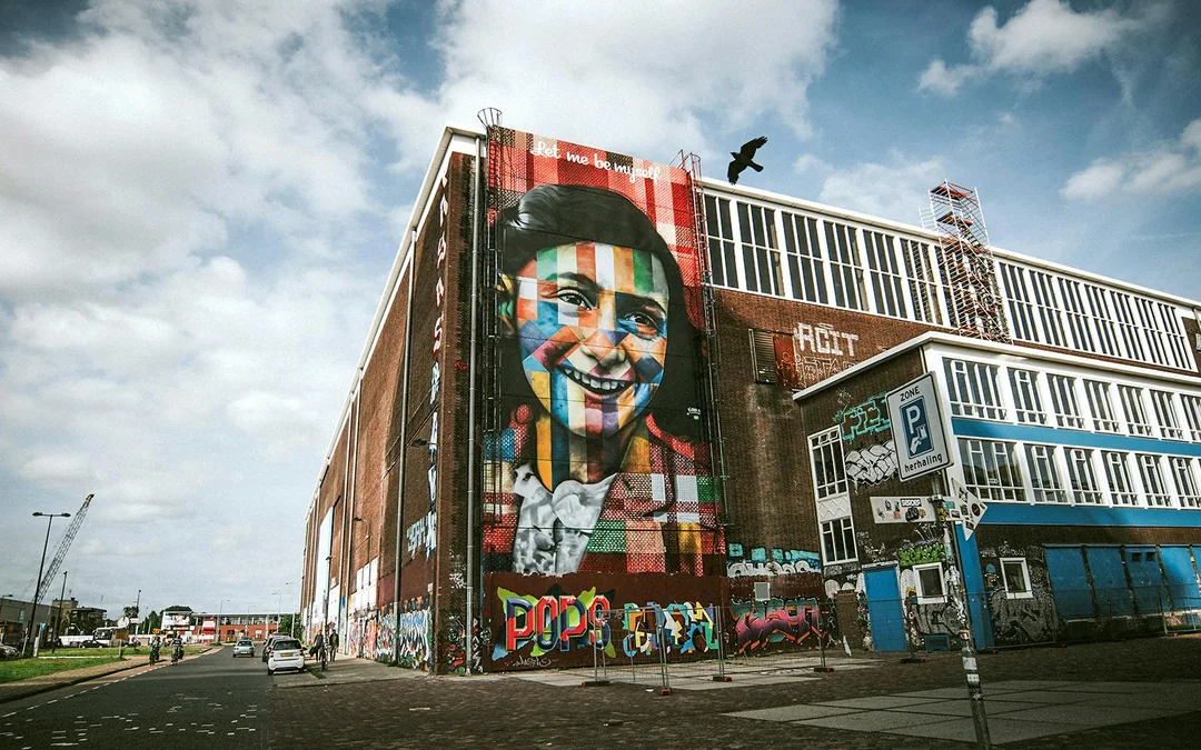 Combo: STRAAT Museum Tickets + 1-Hour Amsterdam Canal Cruise Image 4