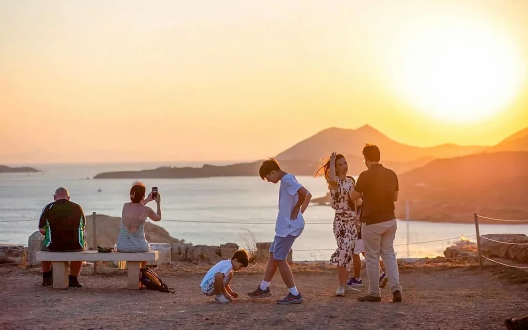 Combo: Temple of Poseidon Sunset Tour from Athens + 2-Day Athens Hop-On Hop-Off Bus Tour Image 8