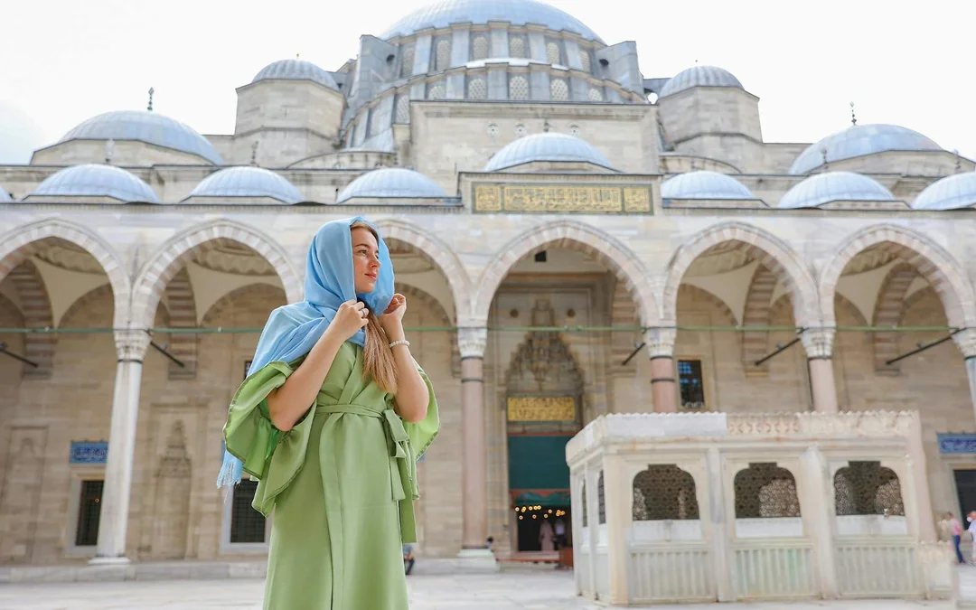 Combo: Topkapi Palace + Blue Mosque Guided Tours with Skip-the-Line Tickets Image 3