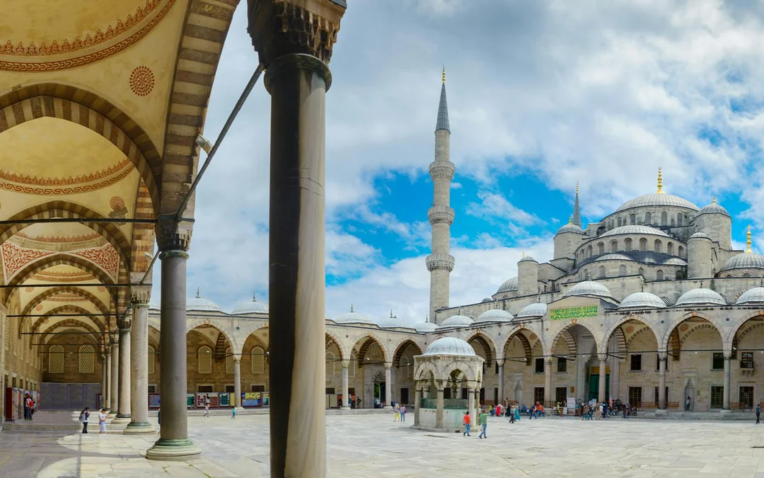 Combo: Topkapi Palace + Blue Mosque Guided Tours with Skip-the-Line Tickets Image 4