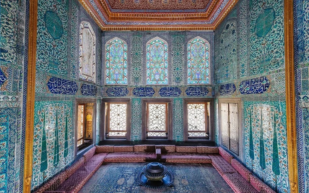 Combo: Topkapi Palace + Blue Mosque Guided Tours with Skip-the-Line Tickets Image 6