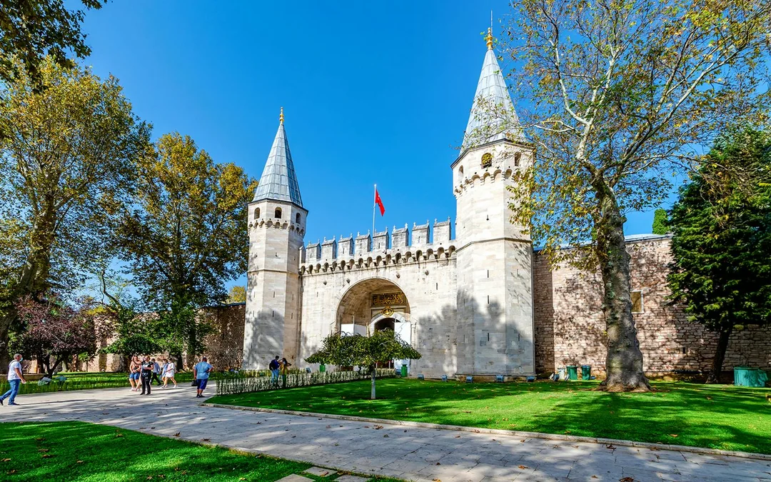 Combo: Topkapi Palace + Hagia Sophia Skip-the-Line Tickets Image 4