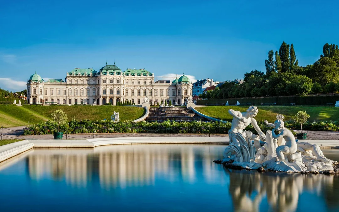 Combo: Vienna Hop-on Hop-off Bus Tour + Schönbrunn Palace & Belvedere Palace Tickets Image 5
