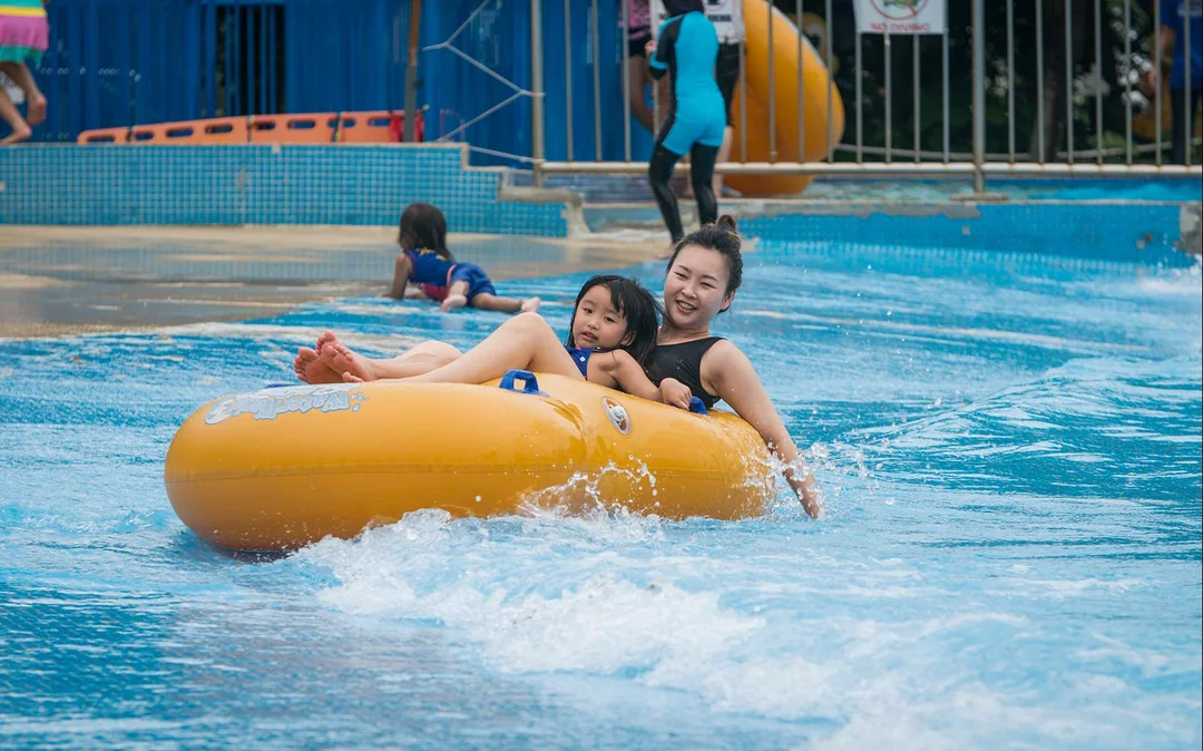 Combo : Water World @ i-City Shah Alam + Room With Breakfast Image 4