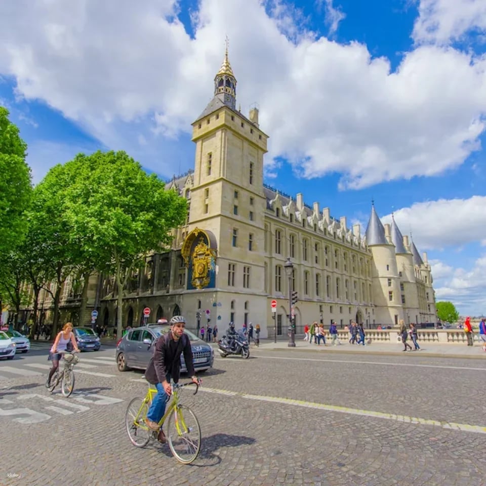 Conciergerie: Priority Entrance