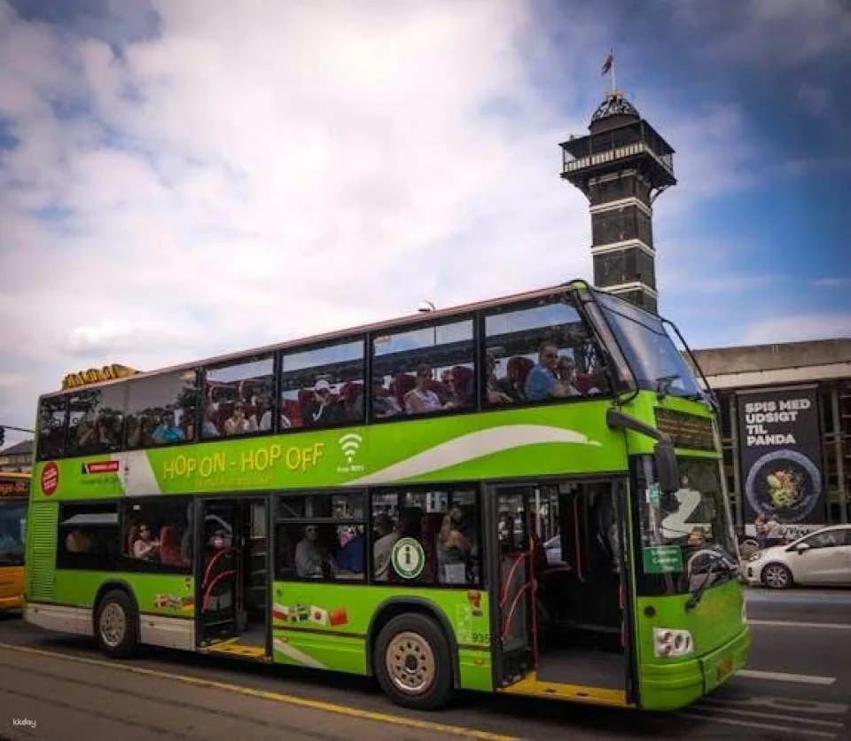 Copenhagen card-HOP with 40+ attractions and hop-on hop-ff bus