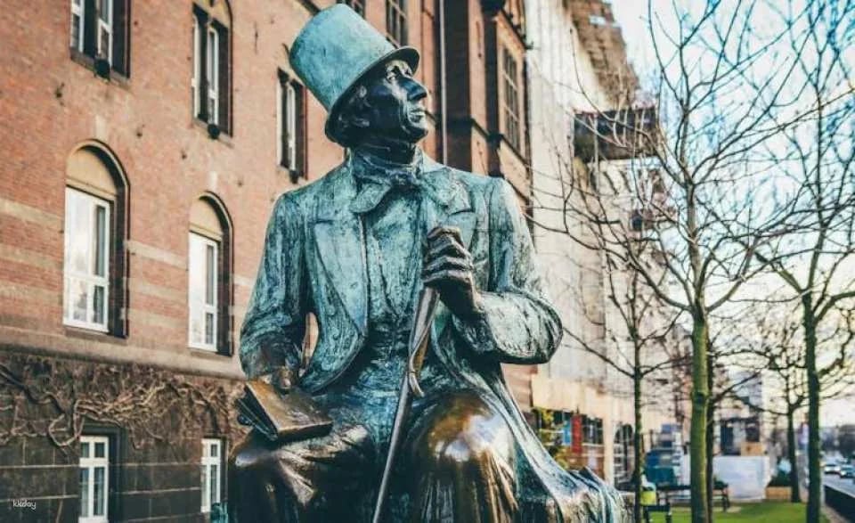 Copenhagen city game – the Little Mermaid and the Prince