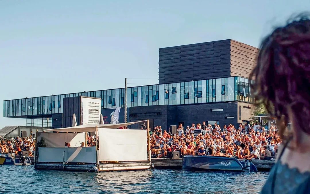 Copenhagen Small Group Canal Cruise on Electric Boats Image 11