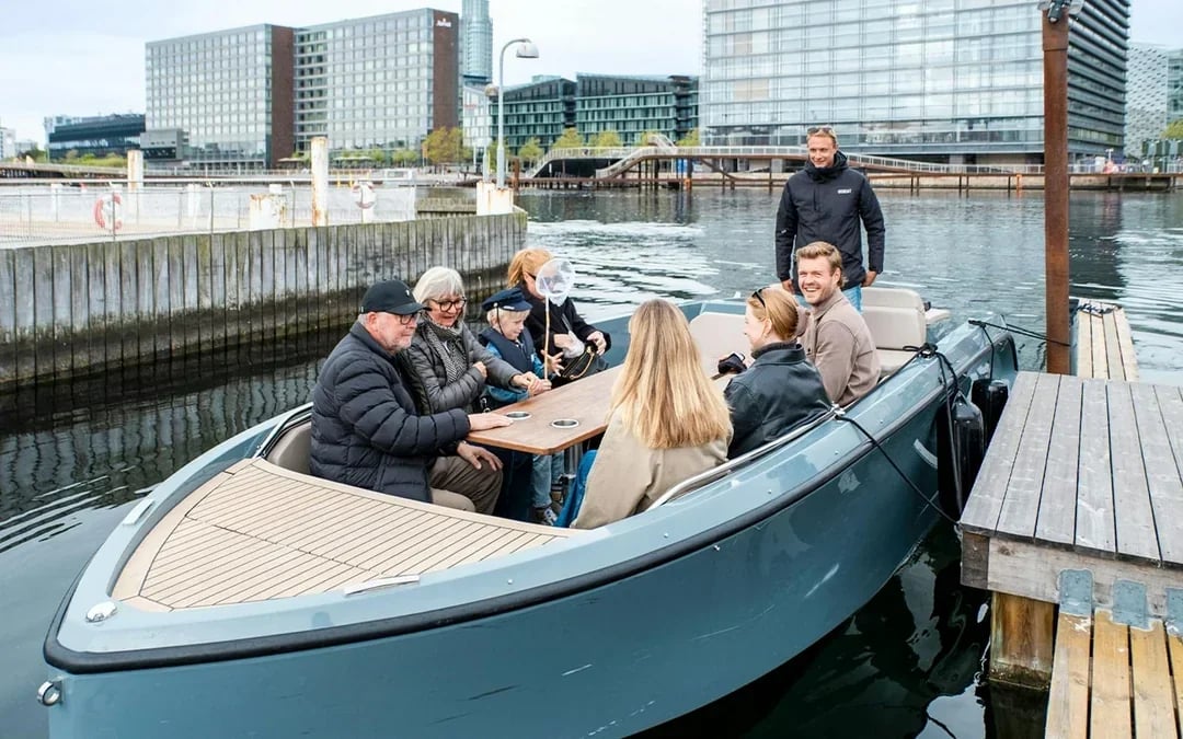 Copenhagen Small Group Canal Cruise on Electric Boats Image 8