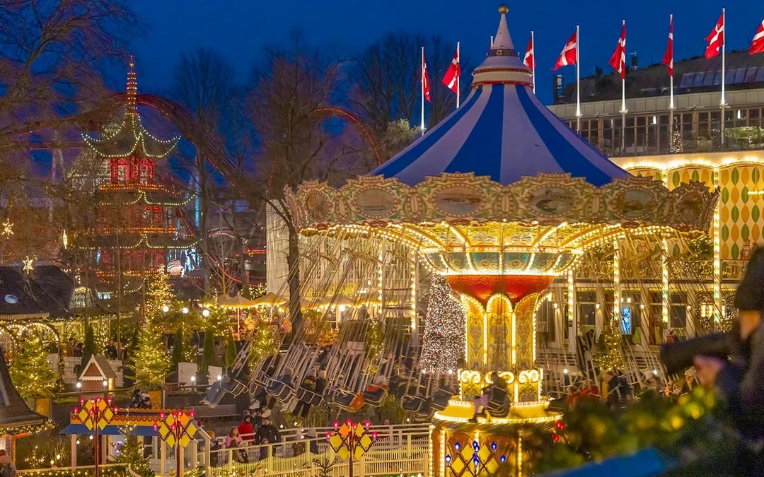 Copenhagen Tivoli Gardens Christmas Admission Ticket and Unlimited Ride Pass Image 6