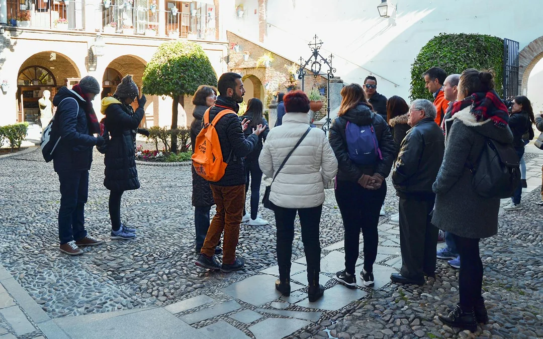 Cordoba Mosque-Cathedral & Jewish Quarter Guided Tour Image 4