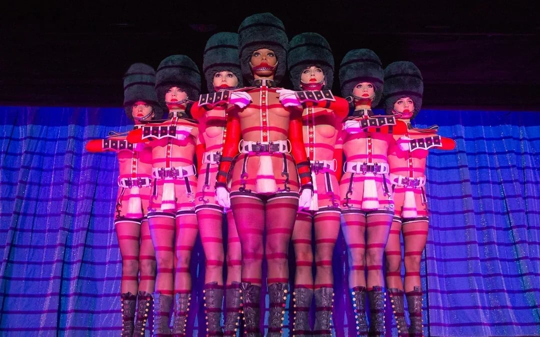 Crazy Horse Show Tickets Image 1