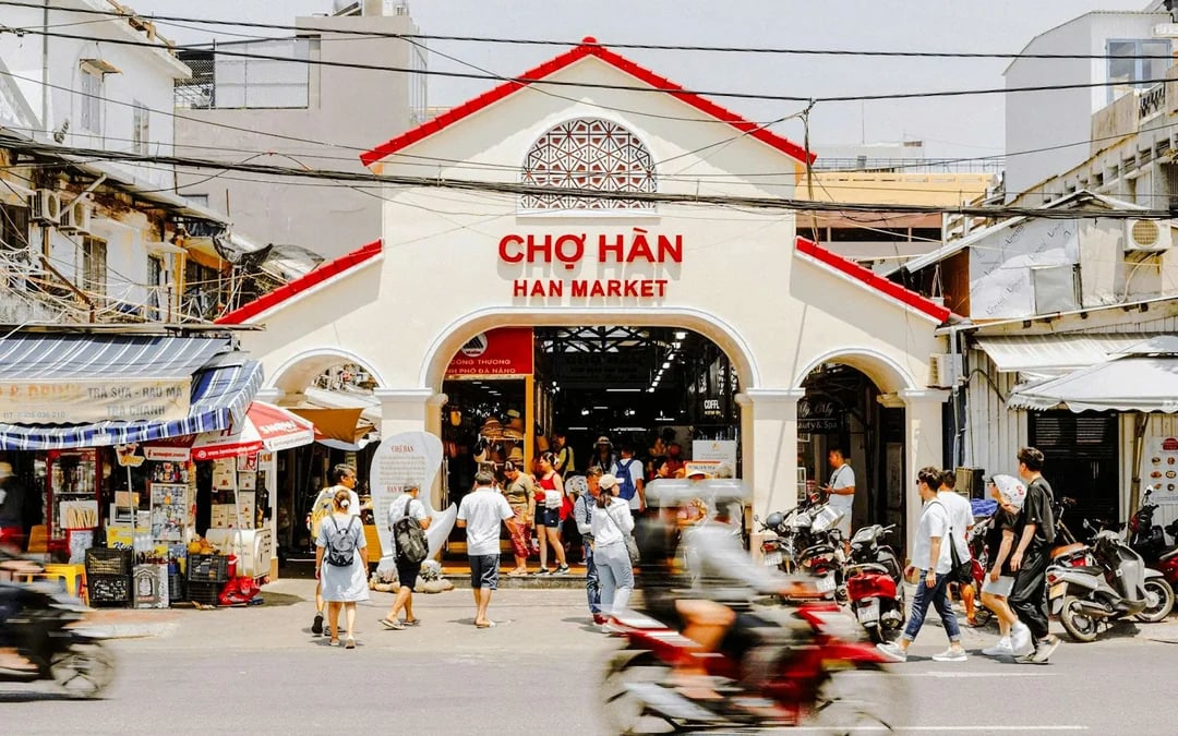 Da Nang City Highlights Bus Tour with Pickup and Drop-off Image 5