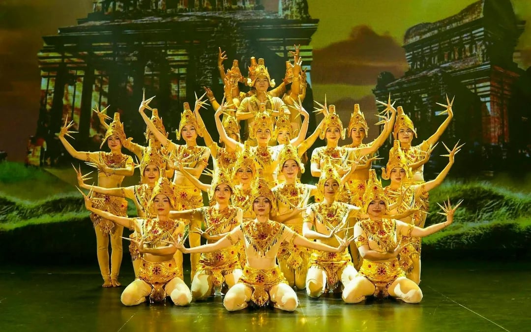 Da Nang Guided Tour with Da Nang Museum Visit, Heritage Show & Michelin-Rated Dinner Image 1