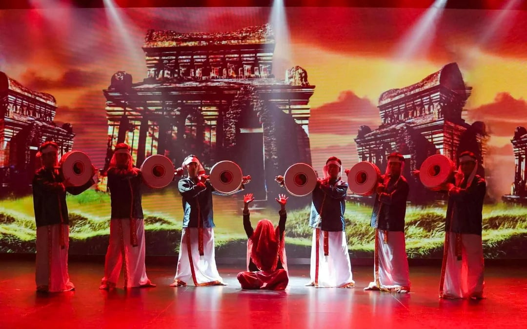 Da Nang Guided Tour with Da Nang Museum Visit, Heritage Show & Michelin-Rated Dinner Image 5