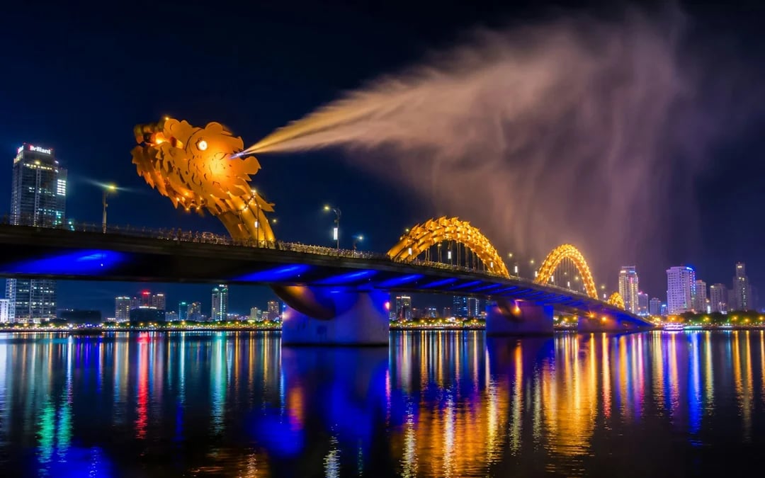 Da Nang: Han River Night Cruise Image 2