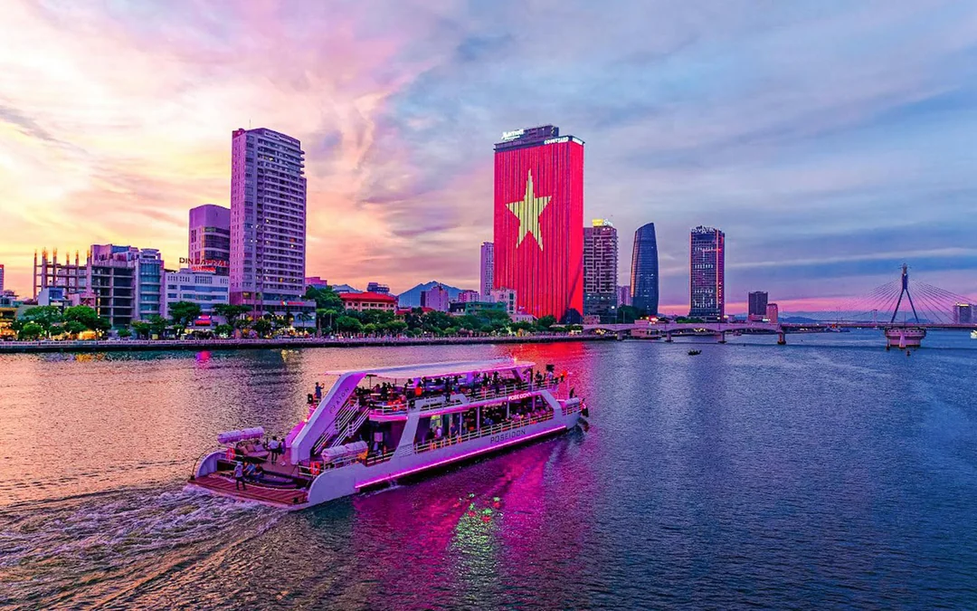 Da Nang: Poseidon Night Cruise on Han River Image 2
